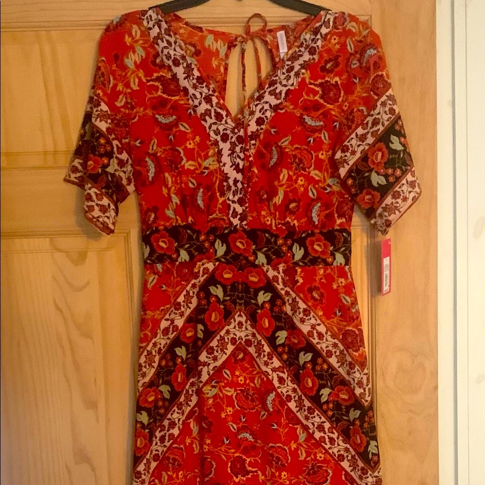 COPY - Gorgeous floral print dress with back cut out